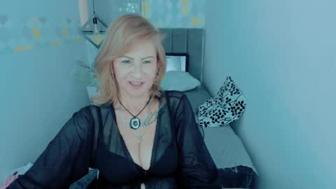 Snapshot of scarlethoot_ chatting on 12-17-24, 09:27 S C A R L E T online show from 12-17-24, 09:27