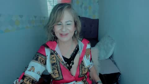 Snapshot of scarlethoot_ chatting on 12-20-24, 12:16 S C A R L E T online show from 12-20-24, 12:16