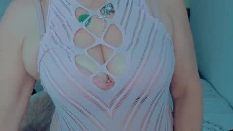 Snapshot of scarlethoot_ chatting on 12-30-24, 02:51 S C A R L E T online show from 12-30-24, 02:51