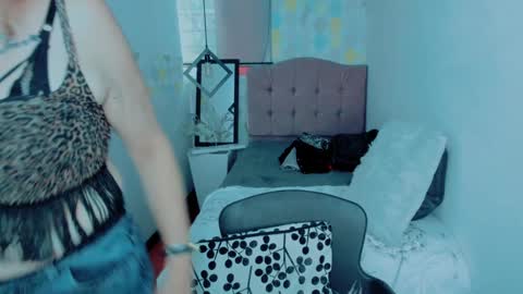 Snapshot of scarlethoot_ chatting on 01-07-25, 02:51 S C A R L E T online show from 01-07-25, 02:51