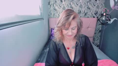 Snapshot of scarlethoot_ chatting on 01-14-25, 02:53 S C A R L E T online show from 01-14-25, 02:53