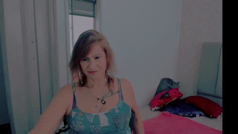Snapshot of scarlethoot_ chatting on 01-17-25, 03:43 S C A R L E T online show from 01-17-25, 03:43