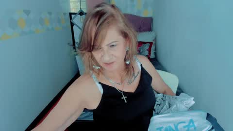 Snapshot of scarlethoot_ chatting on 01-21-25, 06:34 S C A R L E T online show from 01-21-25, 06:34