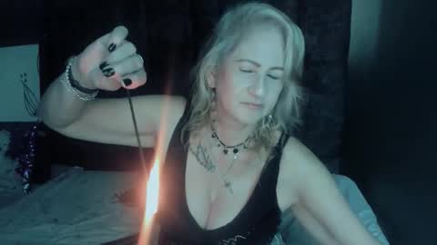 Snapshot of scarlethoot_ chatting on 09-09-25, 11:43 S C A R L E T online show from 09-09-25, 11:43
