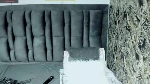 Snapshot of scarlethoot_ chatting on 10-13-25, 11:32 S C A R L E T online show from 10-13-25, 11:32