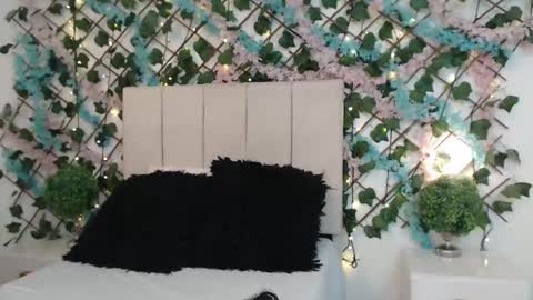 scarlet  online show from 02-12-26, 10:43