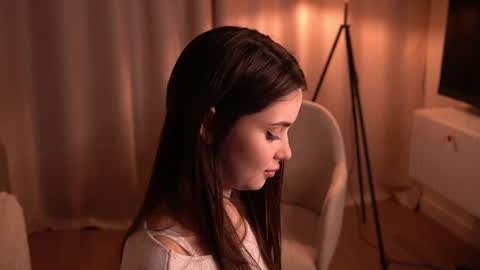 Snapshot of scarletmore chatting on 12-13-24, 10:34 Scarlet online show from 12-13-24, 10:34