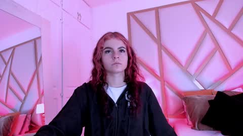 Snapshot of scarletpunk_ chatting on 01-20-25, 01:00 Scarlet online show from 01-20-25, 01:00