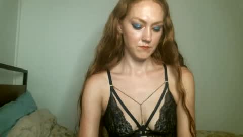 Snapshot of scarletsatine chatting on 01-03-25, 10:09 Scarlet Satine online show from 01-03-25, 10:09