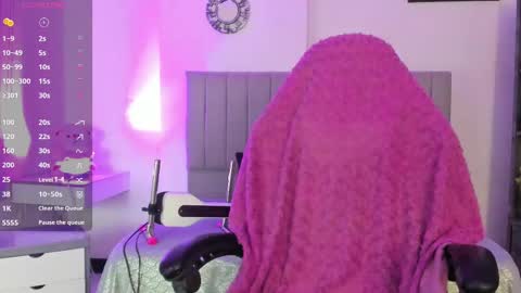 Snapshot of scarlett21__ chatting on 10-05-25, 03:38 Scarlett online show from 10-05-25, 03:38