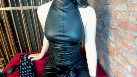 Snapshot of scarlett__fox__ chatting on 12-30-24, 11:26 SCARLETT FOX online show from 12-30-24, 11:26