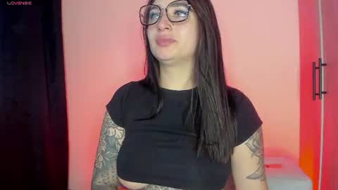 Snapshot of scarlett_collins_ chatting on 06-22-26, 01:52 SCARLETT COLLINS online show from 06-22-26, 01:52