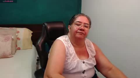 Snapshot of scarlett_duboi1 chatting on 07-24-26, 03:04 Scarlett online show from 07-24-26, 03:04