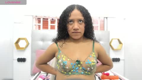 scarlett_fox20 online show from 09-28-25, 11:15