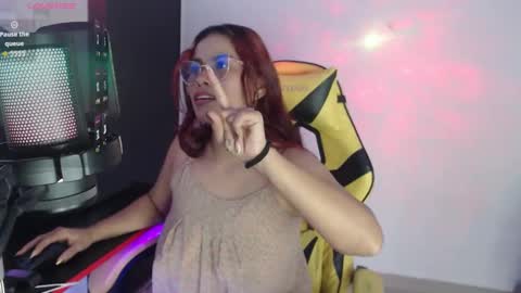 Snapshot of scarlett_grace_ chatting on 11-25-25, 05:40 scarlett online show from 11-25-25, 05:40