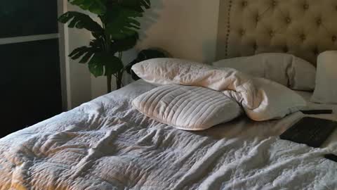 Scarlett Grand online show from 11-04-25, 08:19