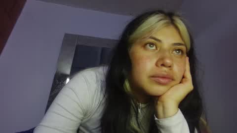 Snapshot of scarlett_johhns chatting on 10-22-25, 02:56 scarlett_johhns online show from 10-22-25, 02:56