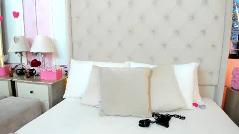 scarlett_leblanc_ online show from 07-21-26, 11:45