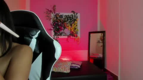 Snapshot of scarlett_lune chatting on 05-23-26, 06:45 scarlett_lune online show from 05-23-26, 06:45