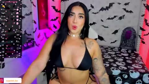 Snapshot of scarlett_luv chatting on 10-11-25, 02:33 Kim online show from 10-11-25, 02:33