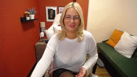 Snapshot of scarlett_mai chatting on 01-06-25, 09:19 Scarlett online show from 01-06-25, 09:19
