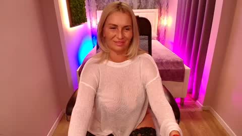 Snapshot of scarlett_mai chatting on 02-07-25, 02:47 Scarlett online show from 02-07-25, 02:47