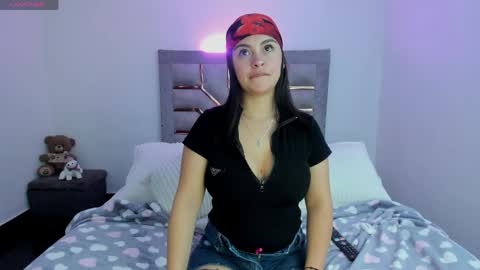 scarlett_rose11 online show from 04-28-26, 05:18