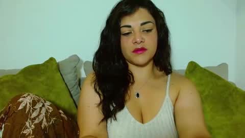 Snapshot of scarlett_tits92 chatting on 02-16-26, 03:30 hellen online show from 02-16-26, 03:30