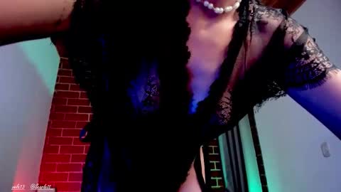 Snapshot of scarlett_v3la chatting on 12-22-25, 04:04 Scarlett online show from 12-22-25, 04:04