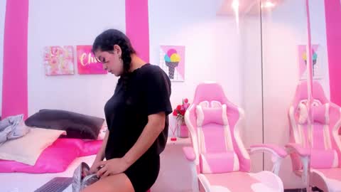 Snapshot of scarlette_15 chatting on 02-06-25, 03:27 Scarlette online show from 02-06-25, 03:27