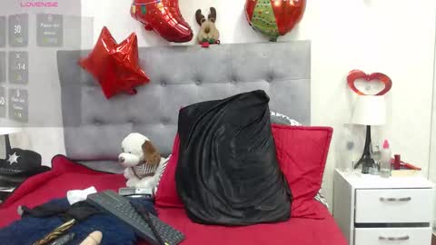 Snapshot of scarlettgreen_ chatting on 12-05-25, 11:41 Scartt online show from 12-05-25, 11:41