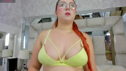 Snapshot of scarletthunt chatting on 06-18-26, 03:18 SCARLET online show from 06-18-26, 03:18