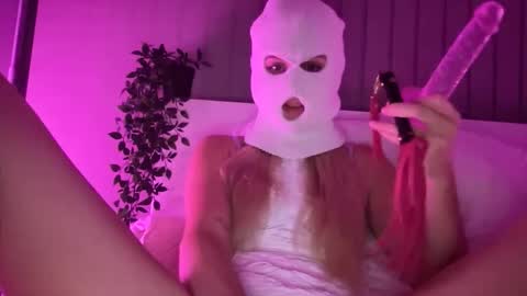 Scarlett stells online show from 12-05-25, 11:30