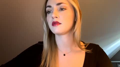 Snapshot of scarlettxblonde chatting on 05-05-26, 06:32 ScarlettxBlonde online show from 05-05-26, 06:32