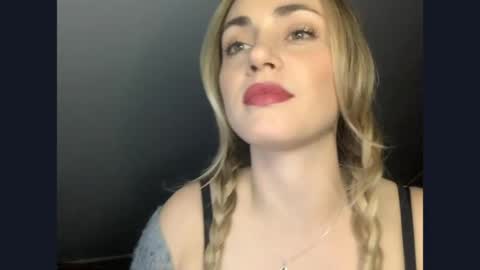 Snapshot of scarlettxblonde chatting on 05-15-26, 08:38 ScarlettxBlonde online show from 05-15-26, 08:38