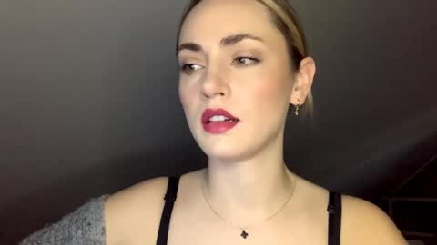 Snapshot of scarlettxblonde chatting on 05-21-26, 06:31 ScarlettxBlonde online show from 05-21-26, 06:31