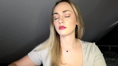Snapshot of scarlettxblonde chatting on 05-22-26, 08:42 ScarlettxBlonde online show from 05-22-26, 08:42
