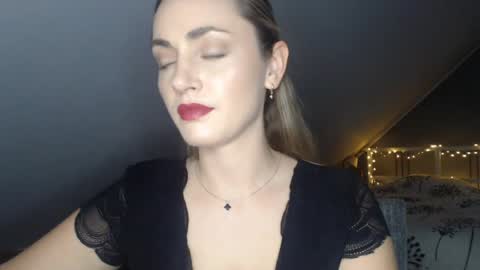 Snapshot of scarlettxblonde chatting on 05-30-26, 02:25 ScarlettxBlonde online show from 05-30-26, 02:25
