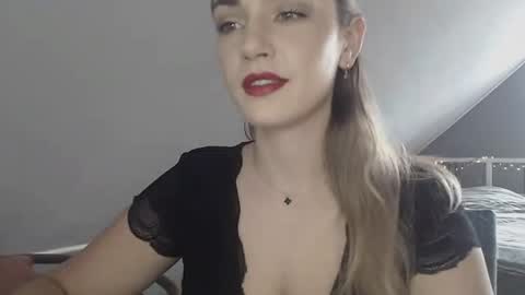 Snapshot of scarlettxblonde chatting on 06-01-26, 06:15 ScarlettxBlonde online show from 06-01-26, 06:15