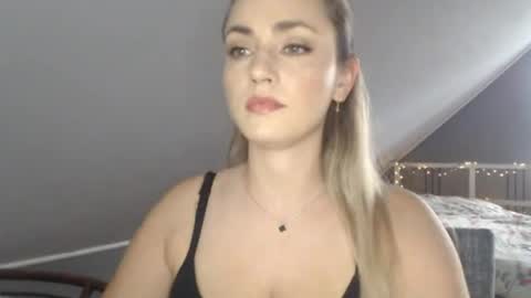 Snapshot of scarlettxblonde chatting on 06-10-26, 02:16 ScarlettxBlonde online show from 06-10-26, 02:16