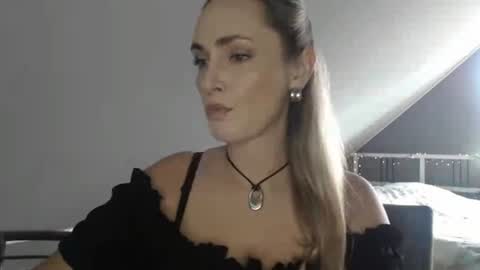 Snapshot of scarlettxblonde chatting on 06-15-26, 02:30 ScarlettxBlonde online show from 06-15-26, 02:30