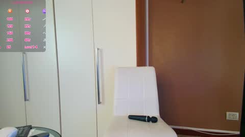 Cristal online show from 10-15-25, 08:36