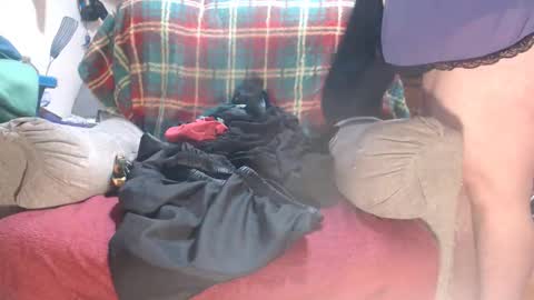 Scarlotta online show from 11-17-25, 09:42