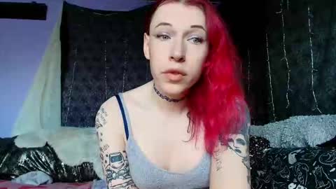 Snapshot of scary_sarah chatting on 02-17-26, 03:19 Sarah Bones online show from 02-17-26, 03:19
