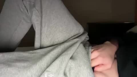 Snapshot of scb894682 chatting on 03-20-26, 05:18 Skinny College Boy online show from 03-20-26, 05:18