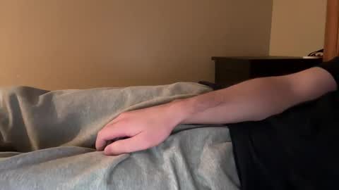 Snapshot of scb894682 chatting on 03-23-26, 04:44 Skinny College Boy online show from 03-23-26, 04:44