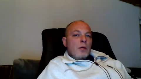 Snapshot of schnibschnab chatting on 10-05-25, 08:51 schnibschnab online show from 10-05-25, 08:51