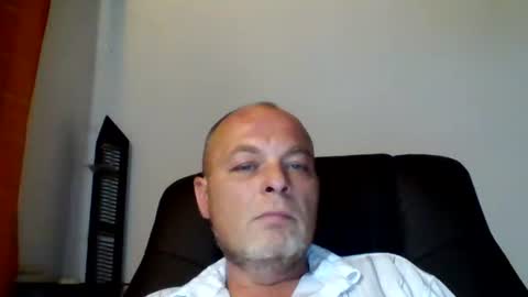 Snapshot of schnibschnab chatting on 10-11-25, 01:38 schnibschnab online show from 10-11-25, 01:38