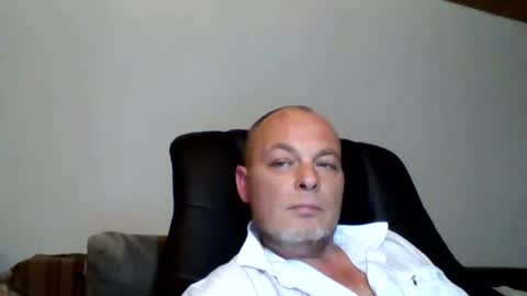 Snapshot of schnibschnab chatting on 10-12-25, 01:48 schnibschnab online show from 10-12-25, 01:48