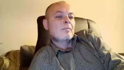 Snapshot of schnibschnab chatting on 10-13-25, 06:08 schnibschnab online show from 10-13-25, 06:08